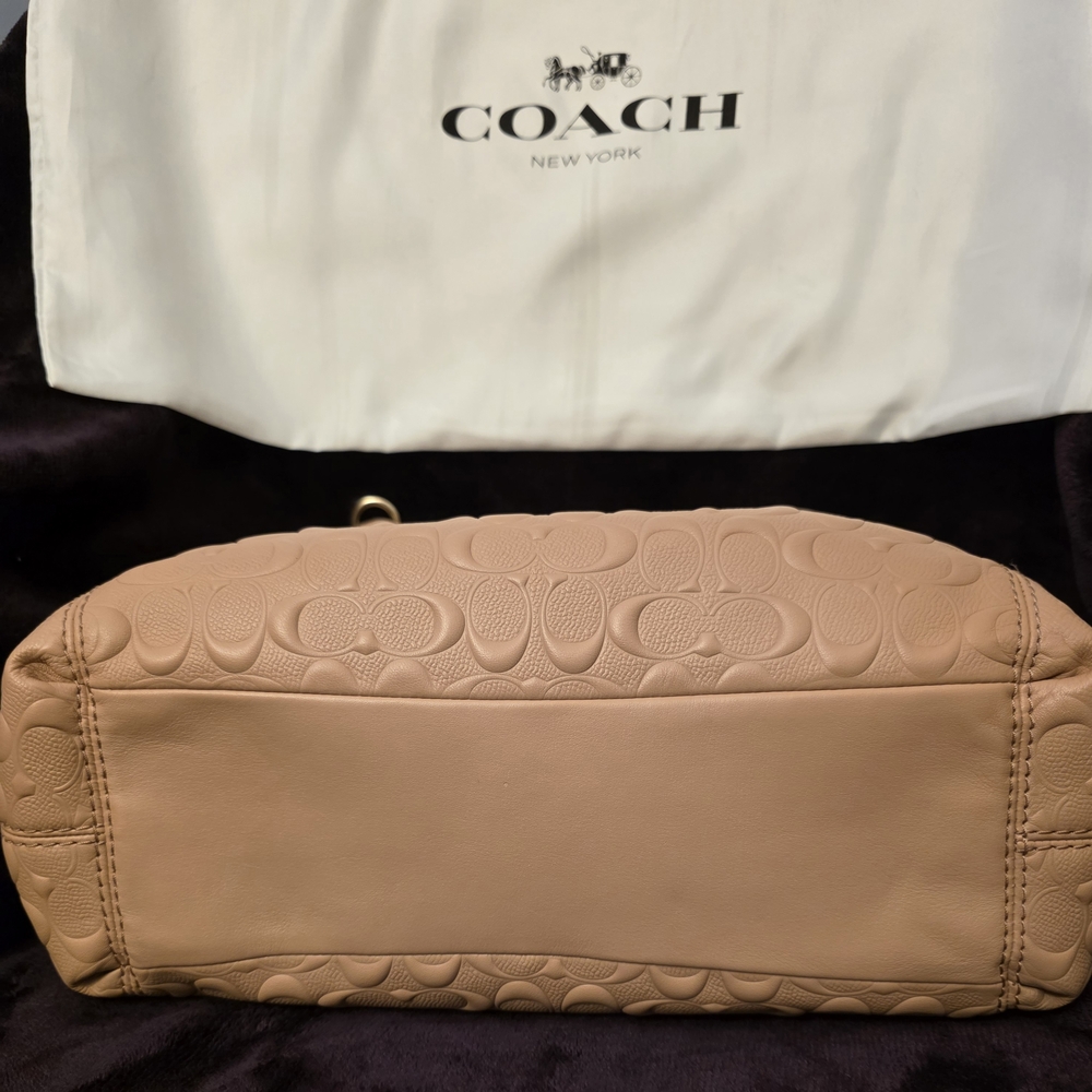 Coach Lexy Shoulder Bag - Picture 13 of 15